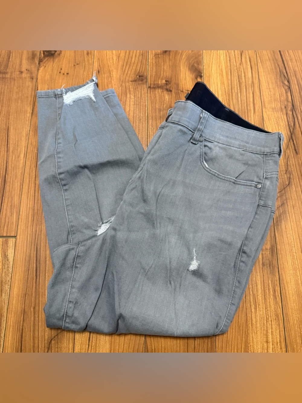 Torrid Bombshell Skinny Jeans size 26